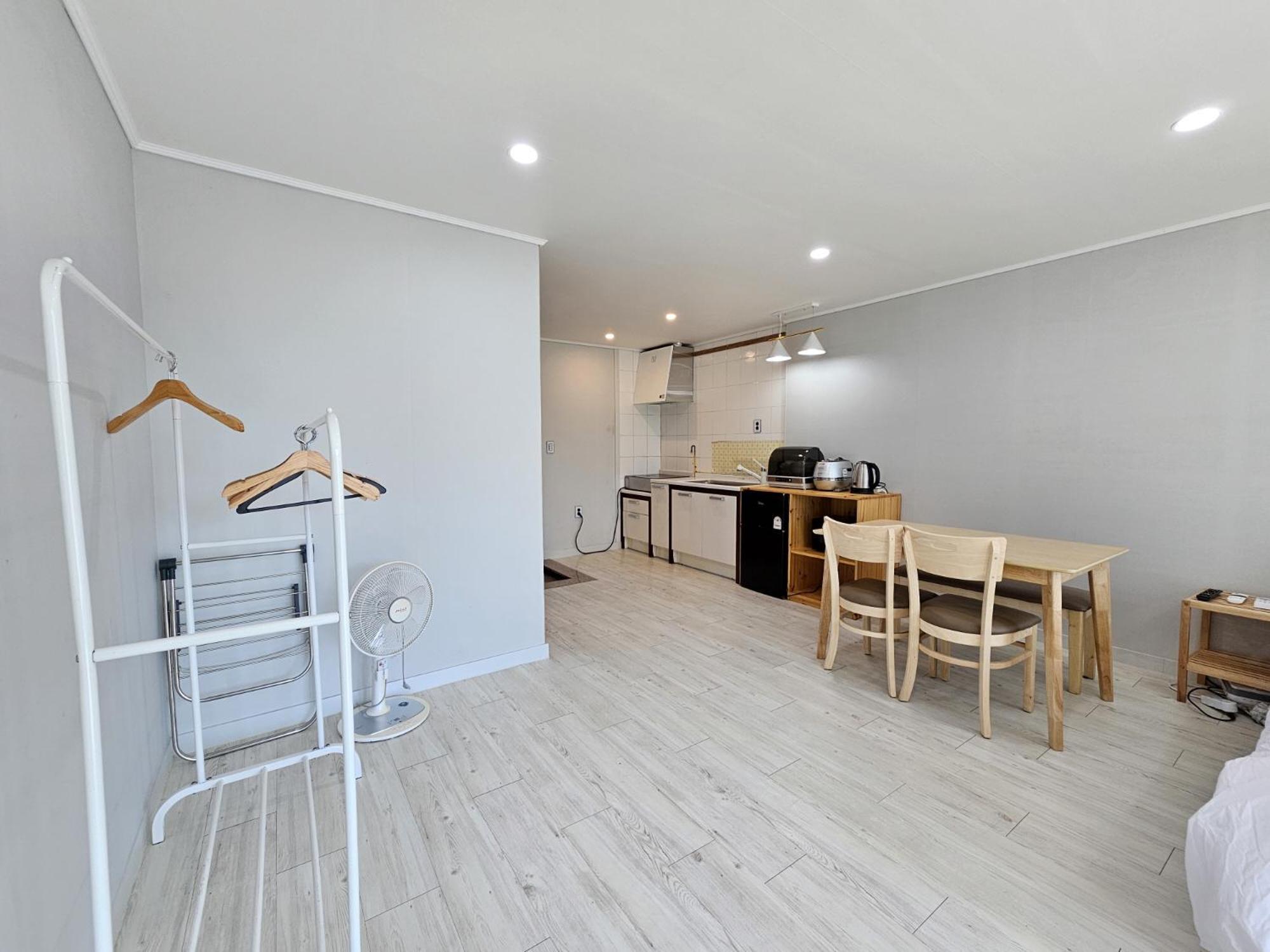 Greenside Pension Seogwipo Exterior foto